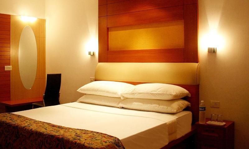 Hotel Riverside Resort And Spa Кумбаконам Екстер'єр фото